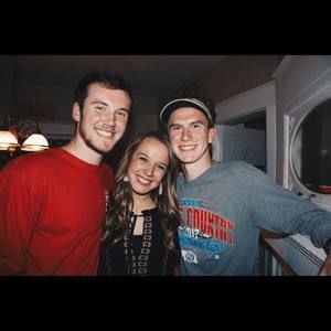 Meet your Posher, Kelley